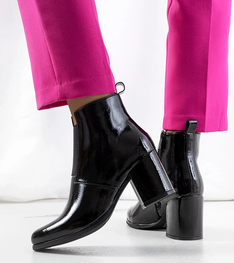 Černě lakovaný boty Norwich