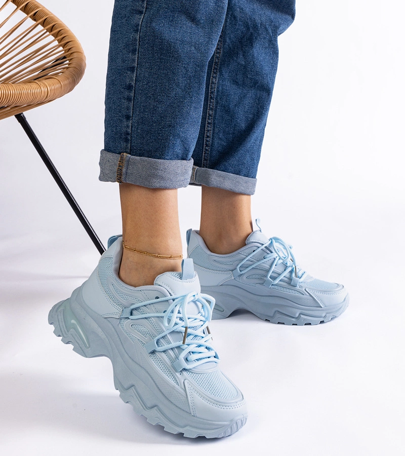 Modré sportovní tenisky na masivní podrážce Roxana