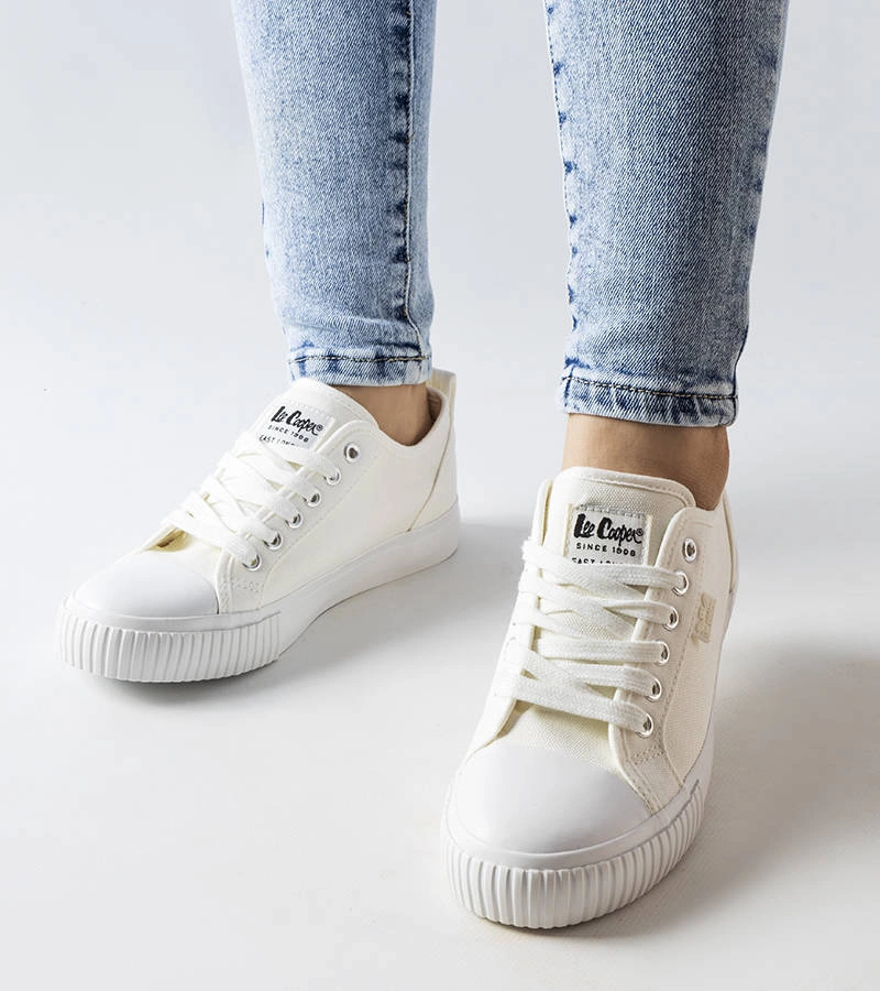 Bílé tenisky Lee Cooper LCW-22-31-0845L