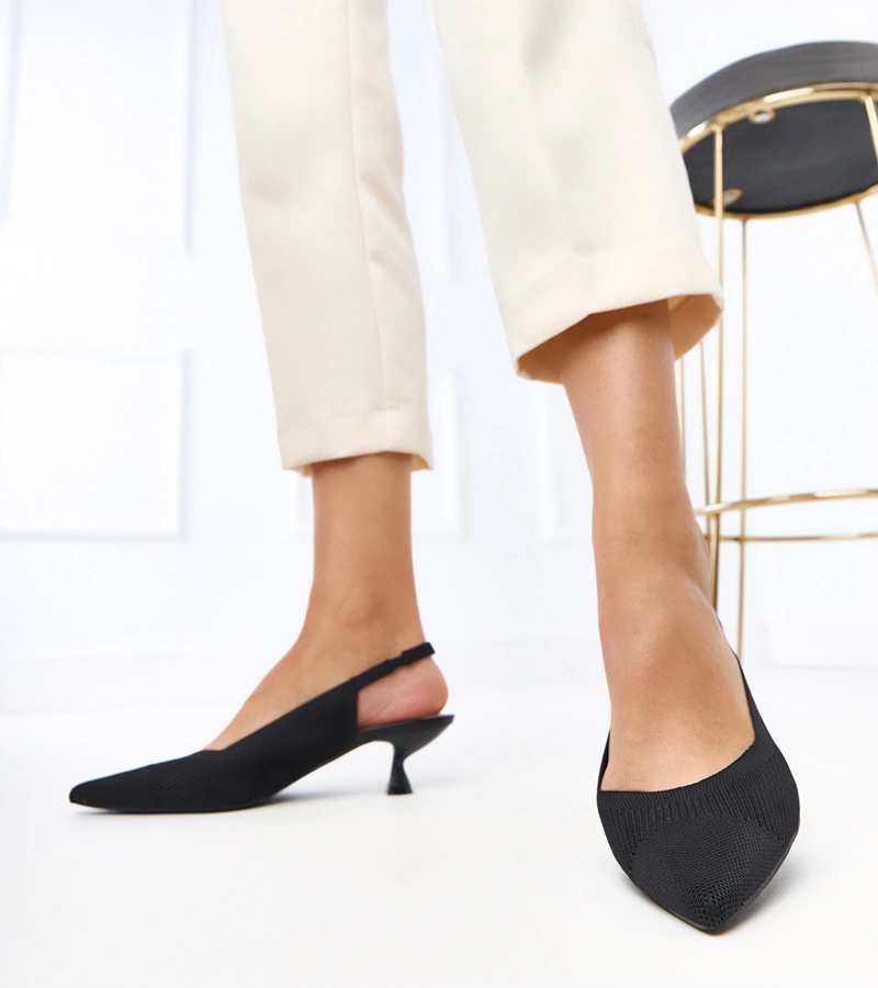 Černé látkové lodičky na nízkém podpatku Cassie