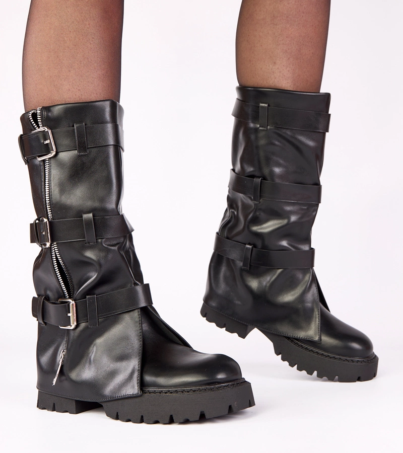 Černé kozačky na platformě s ohrnutým svrškem Colina