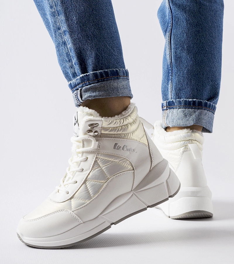 Bílé zateplené boty Lee Cooper LCJ-23-44-1983L