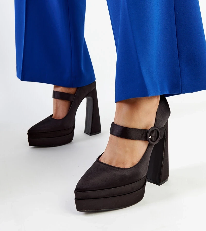 Černé lodičky na vysokém podpatku od Mikea