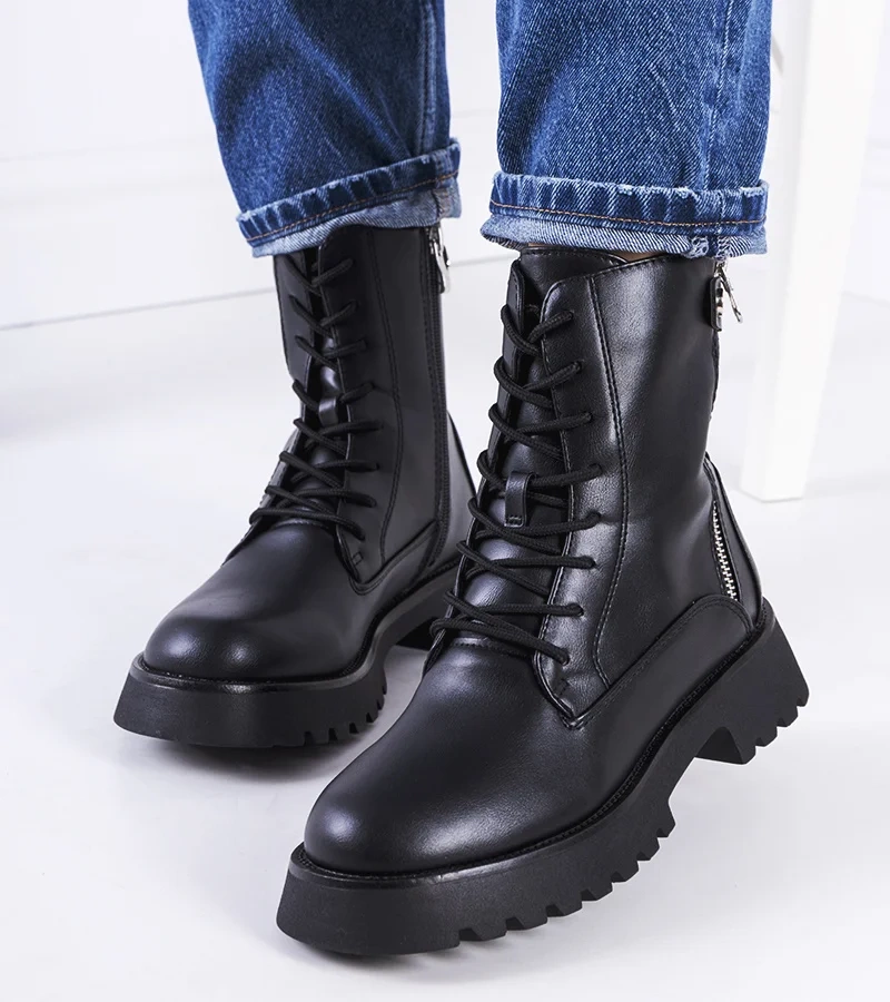 Černá boty na pevné podrážce Osaka