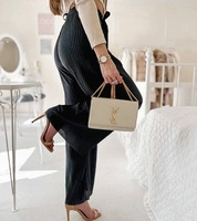 Námořnická modrá