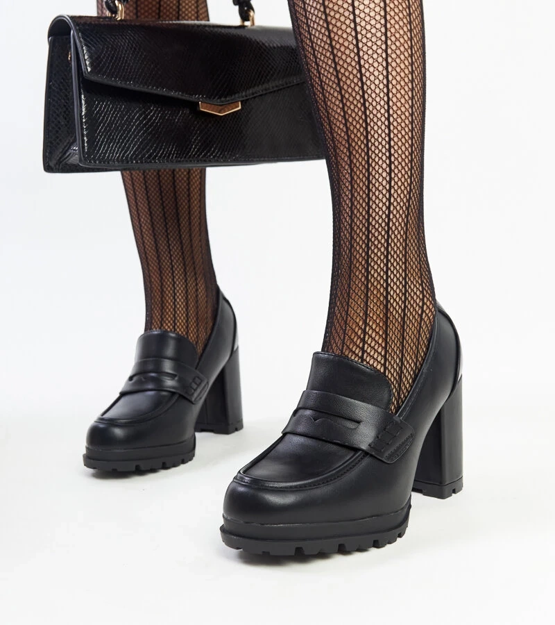 Černé polobotky na podpatku Sauda