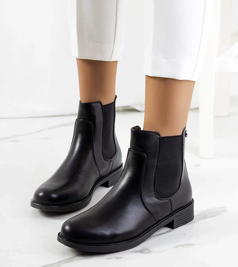 Černá klasika boty Marines