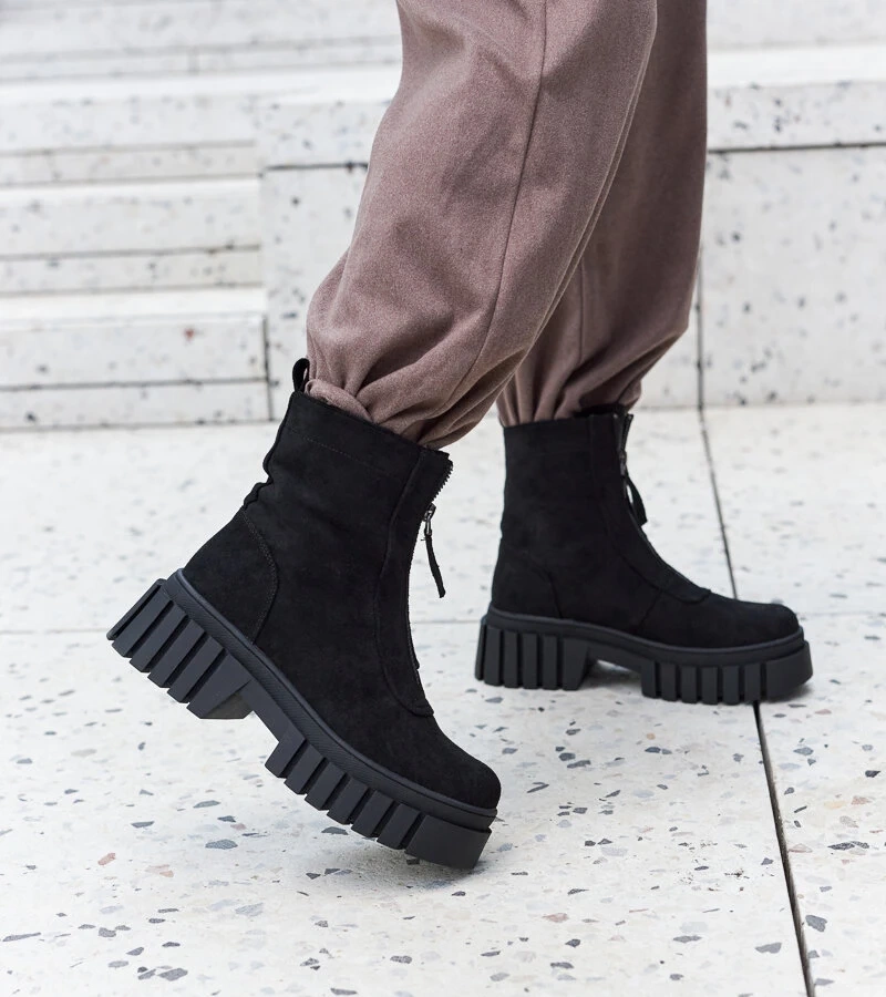 Černé zateplené kotníčkové boty na zip Azzurra