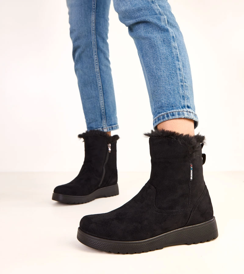 Zateplené dámské černé kotníkové boty z eko semiše Breyra