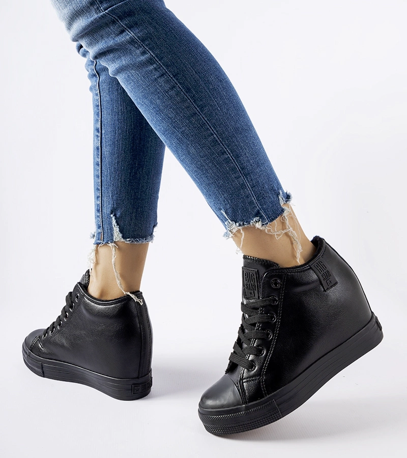 Černé tenisky na klínku Big Star MM274001