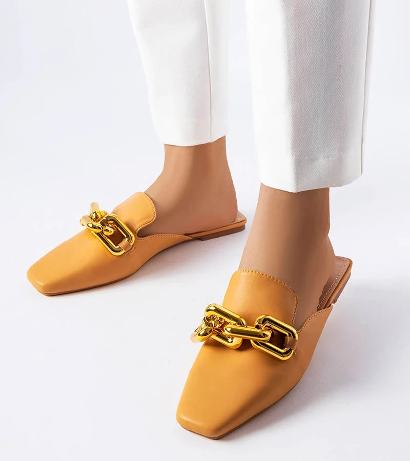 Hickory hnědé žabky s řetízkem