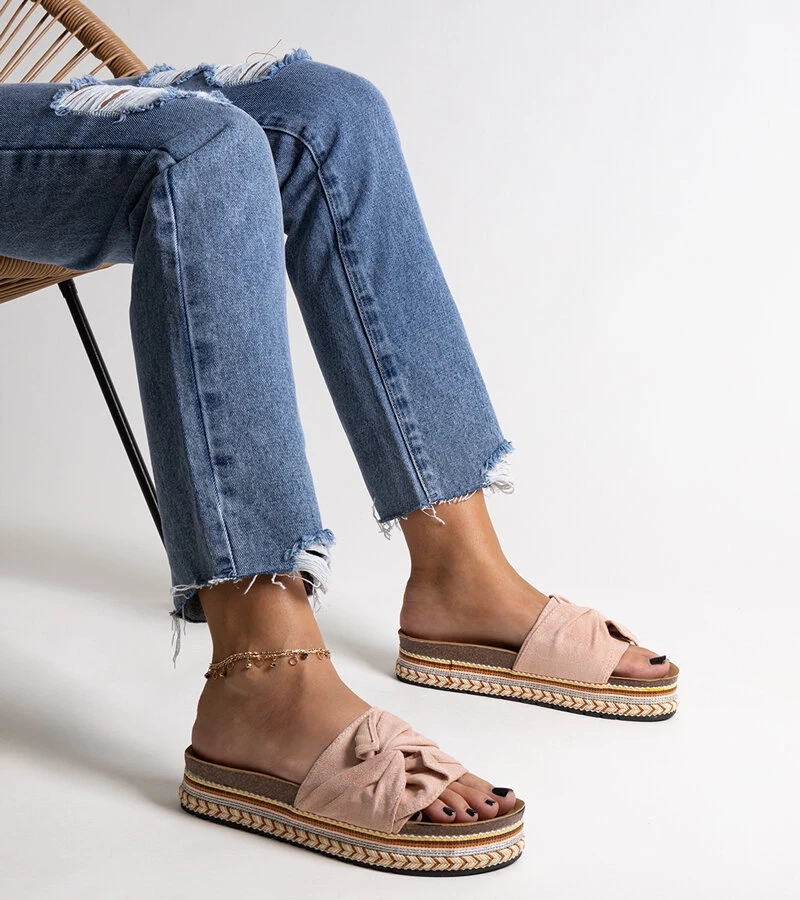 Masivní růžové pantofle s dekorativní podrážkou Nibalie