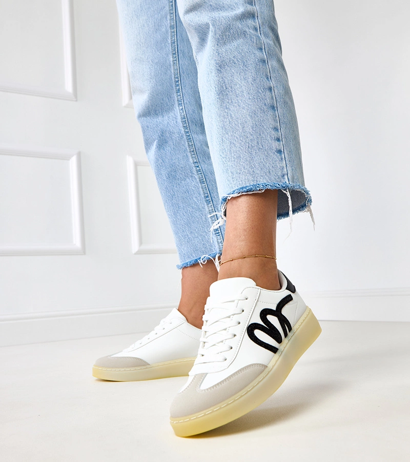 Bílé tenisky na platformě s černým motivem Izabell