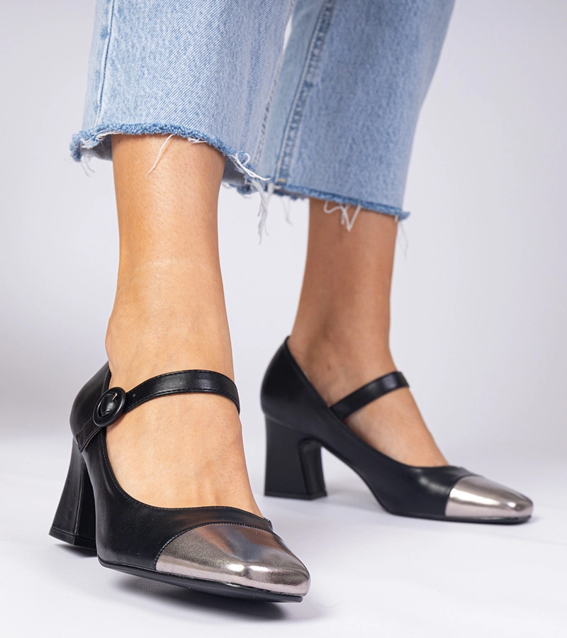 Černé dámské lodičky se stříbrnou špičkou Radora