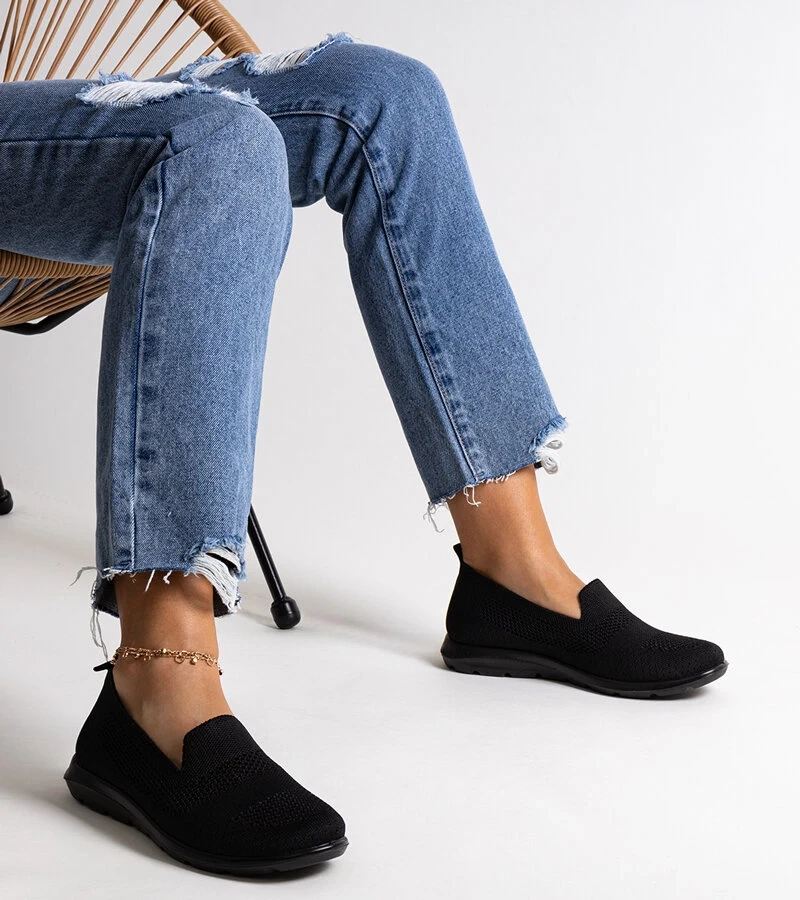 Černé tenisky na pěnové podrážce Rahima