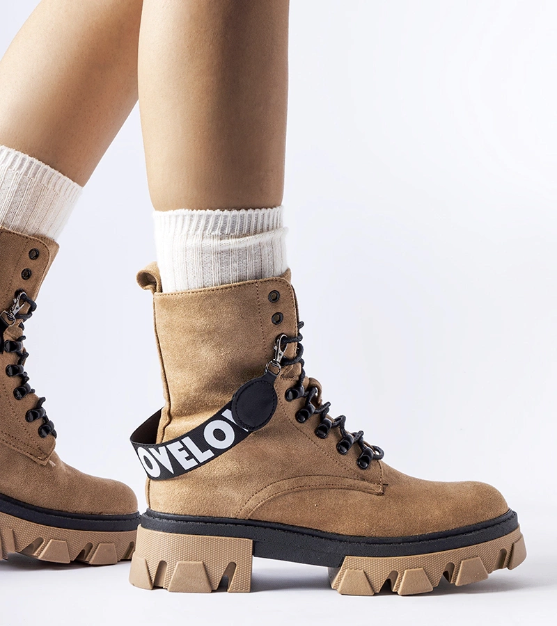 Bežové kotníčkové boty s ozdobným odnímatelným páskem Marco