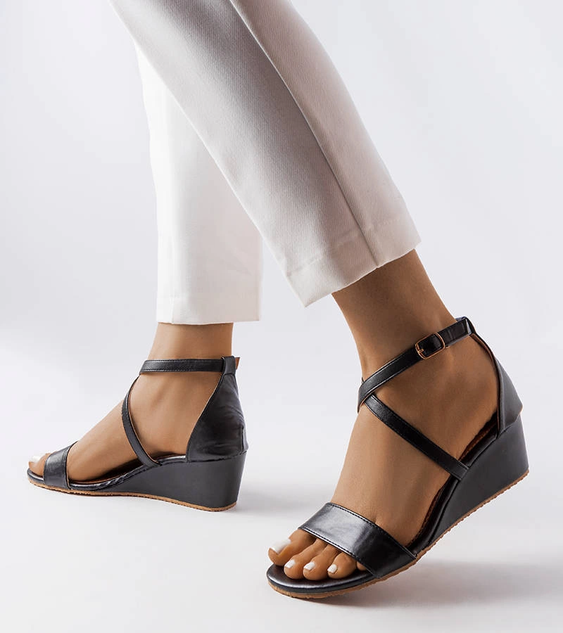 Černé sandály na platformě Flushing