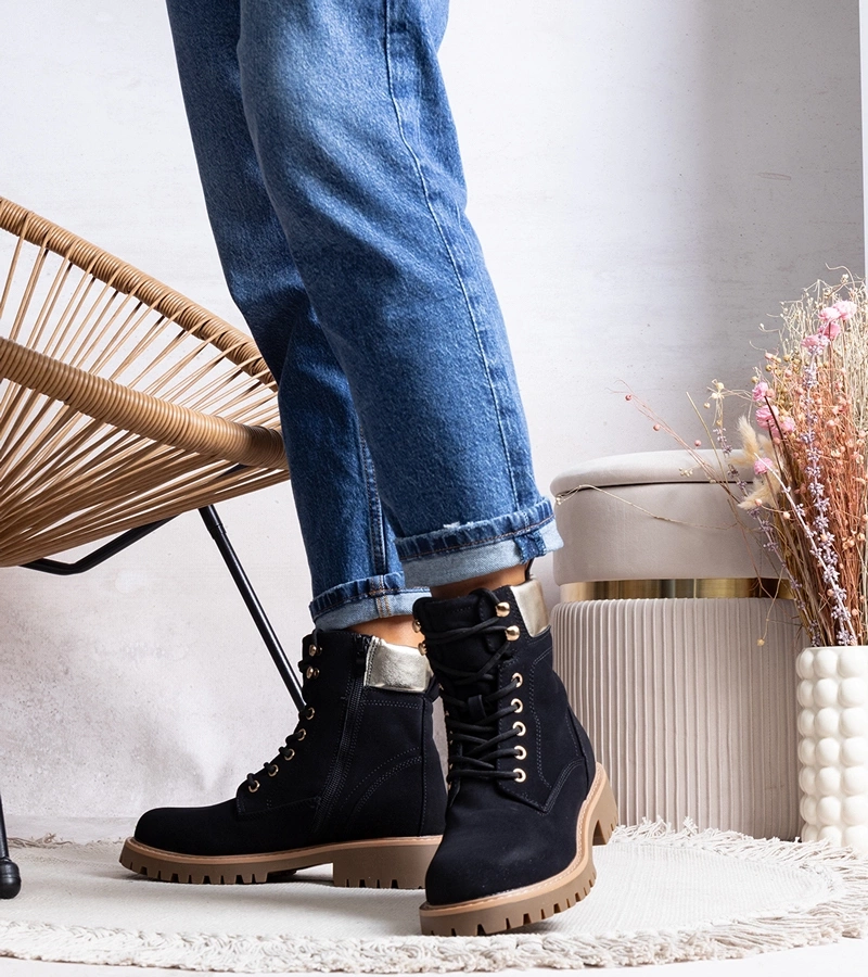 Černé zateplené traperky Amata