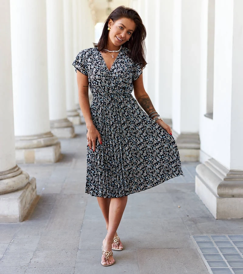 Černé plisované květinové šaty Viminale