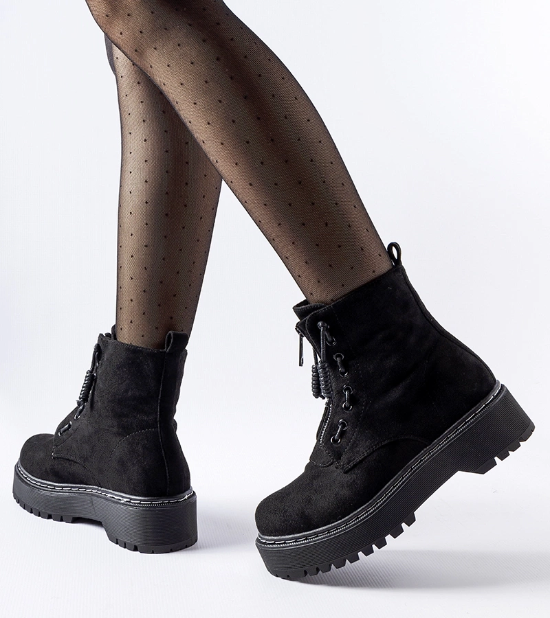 Černé kotníkové boty se zipem Doganella