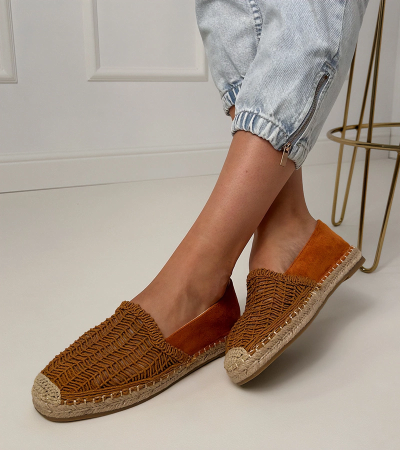 Hnědé děrované espadrilky na platformě Plevis