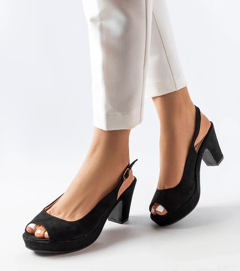 Černé sandály na jehlovém podpatku Dionne