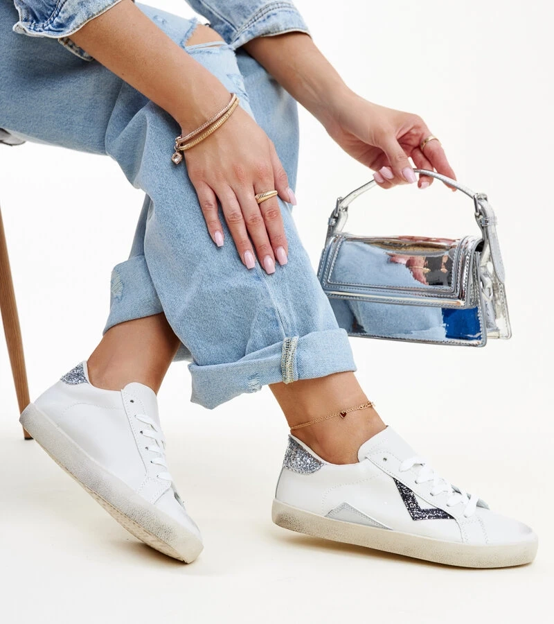 Bílé tenisky s efektem "opotřebení" Gombola