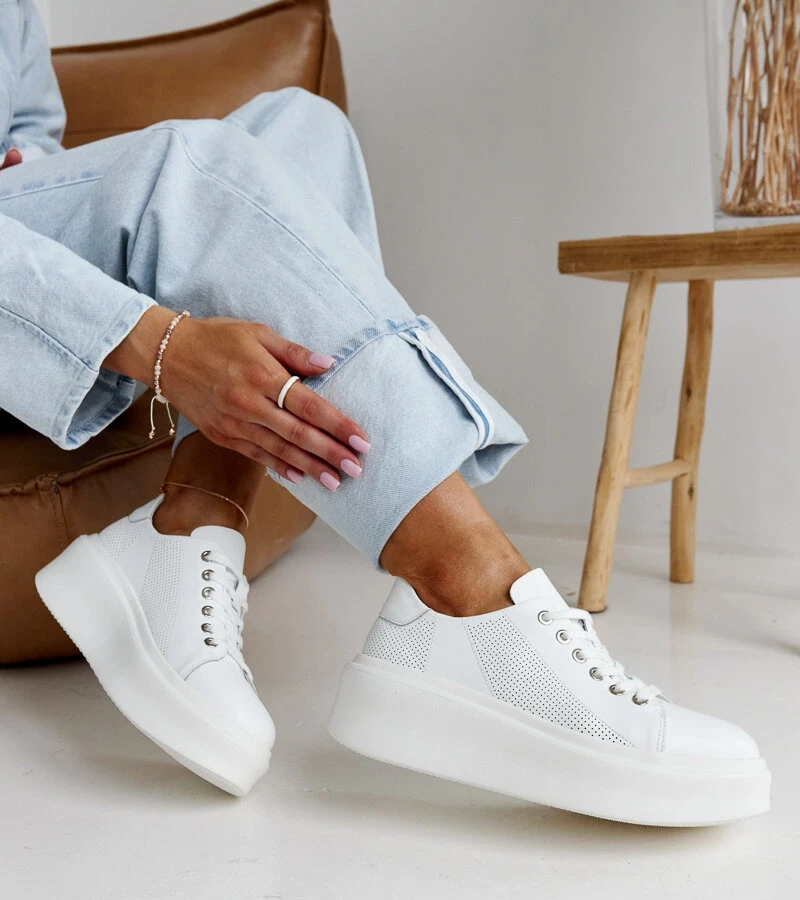 Bílé kůžené tenisky na tlusté podrážce Almasi