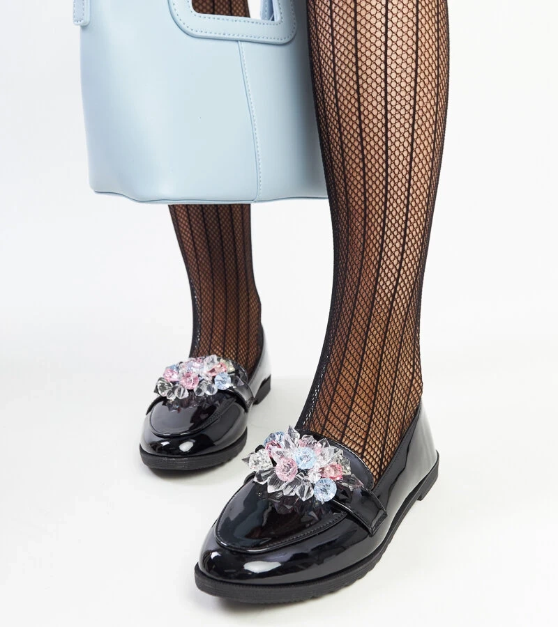 Černé lakované mokasíny s krystaly Mirela