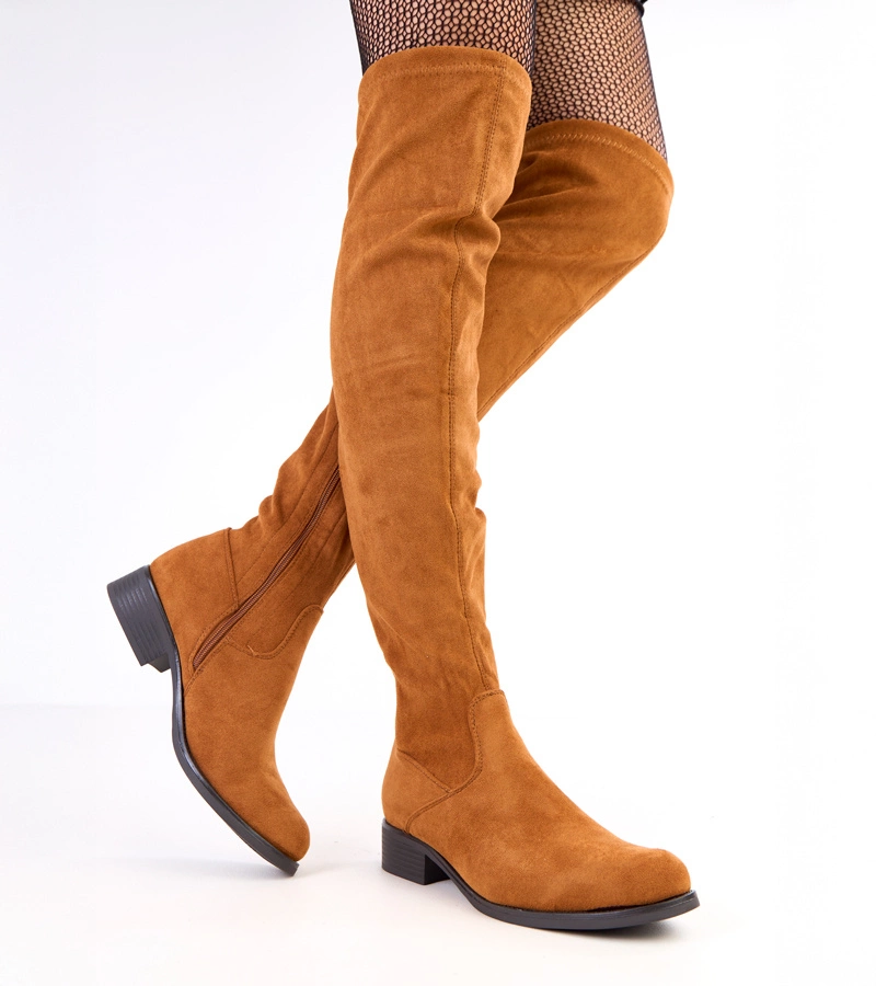 Hnědé dlouhé kozačky na ploché podrážce Heloren