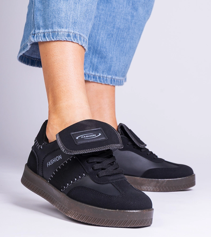 Černé tenisky na platformě s prošíváním Puente