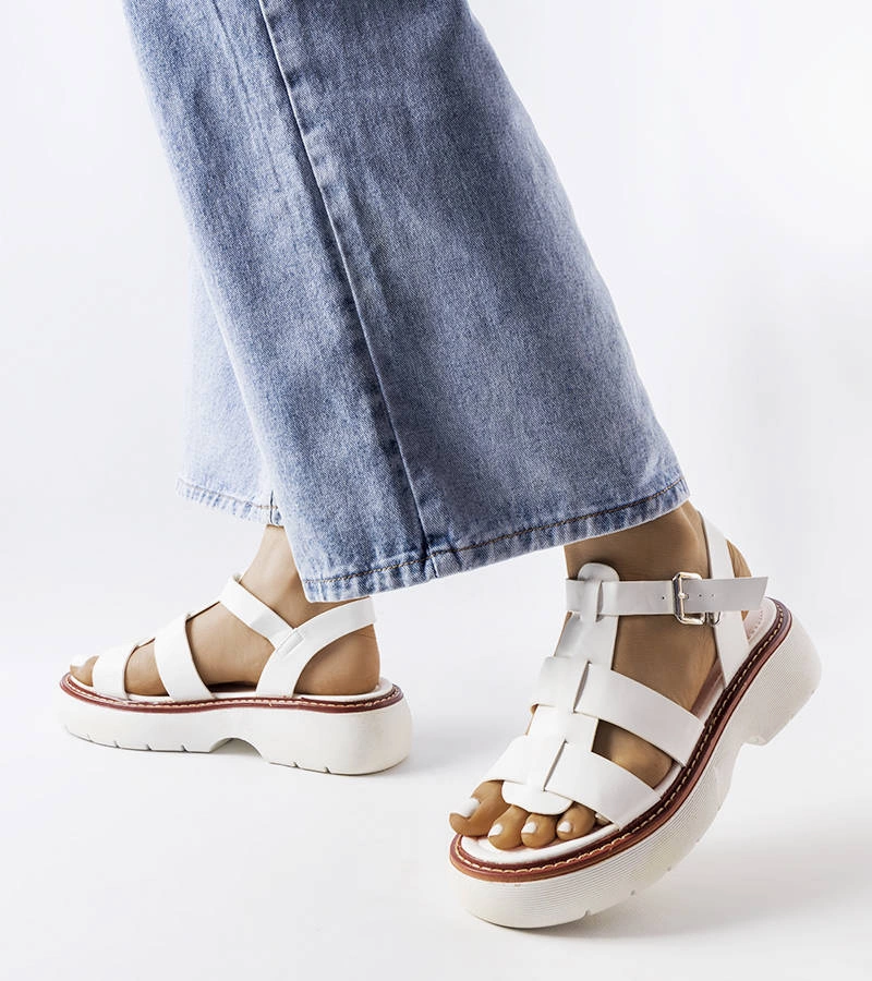 Bílé sandály na platformě Lola