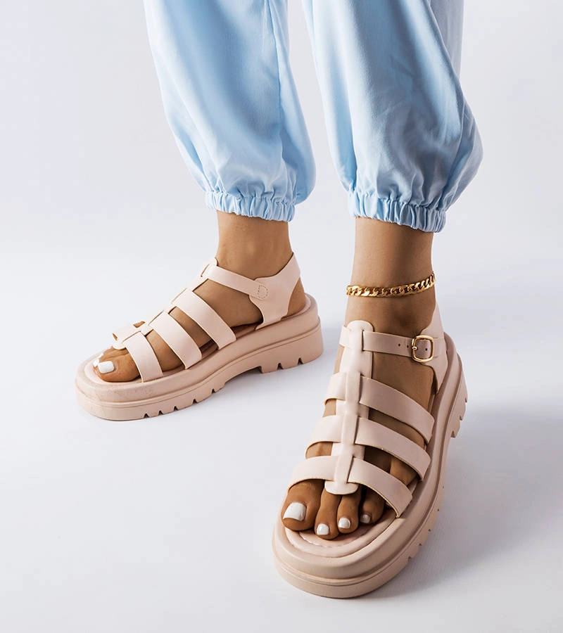 Béžové sandály na traktové podrážce od Saidi