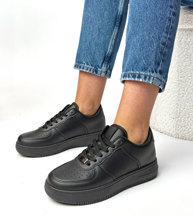 Černé tenisky na platformě Brigitte