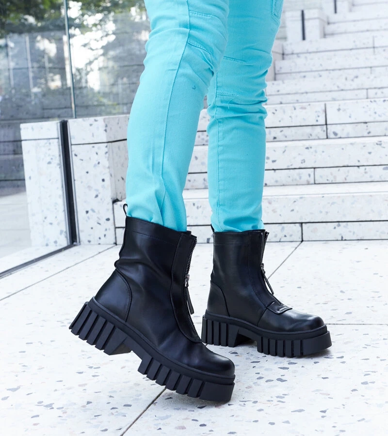 Černé vypolstrované kotníkové boty na zip Francavilla