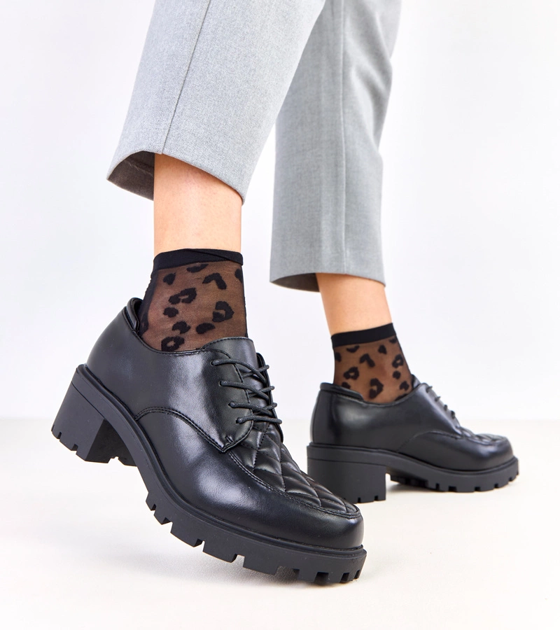 Černé polobotky s prošívanou vsadkou Kensey