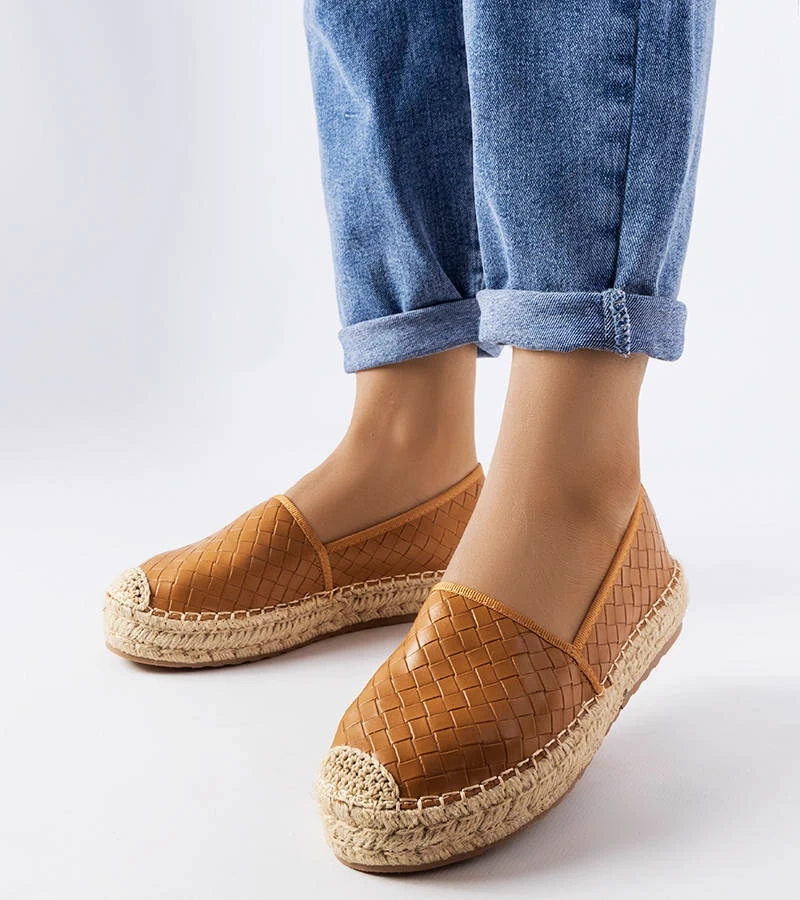 Hnědé espadrilky zdobené reliéfem Geoffrey