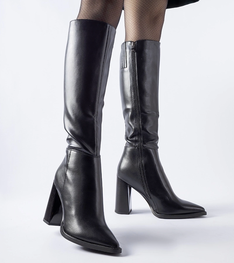 Černé klasické kozačky na podpatku Gustavo