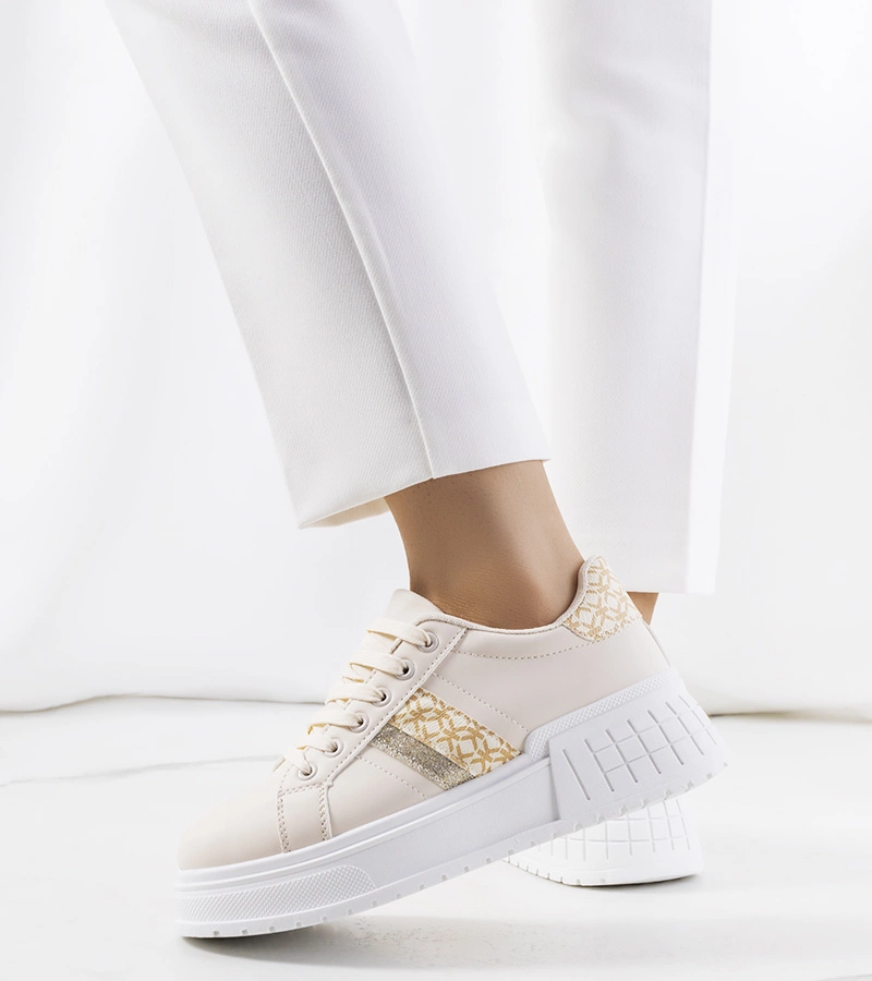 Béžové tenisky na platformě od Kamila