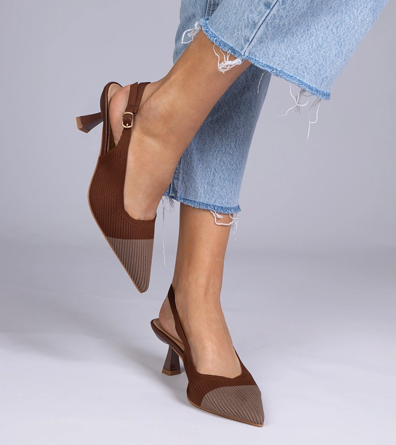 Hnědé látkové lodičky na nízkém podpatku Klersi