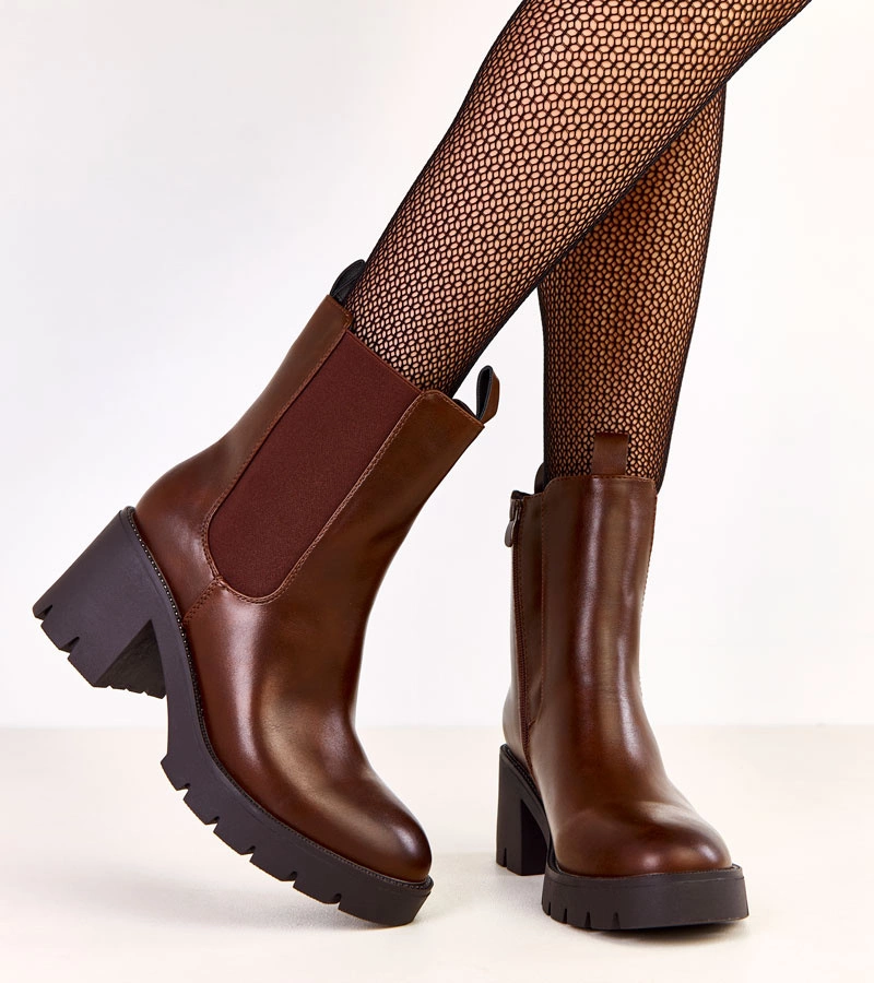 Hnědé kotníkové boty s elastickou vsadkou Meloris