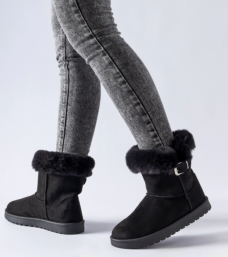 Černé zateplené kozačky s kožešinou Borgorato