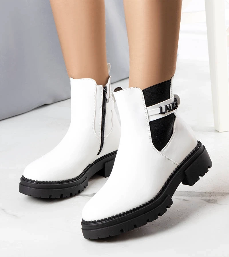 Bílý boty izolovaný Sanso