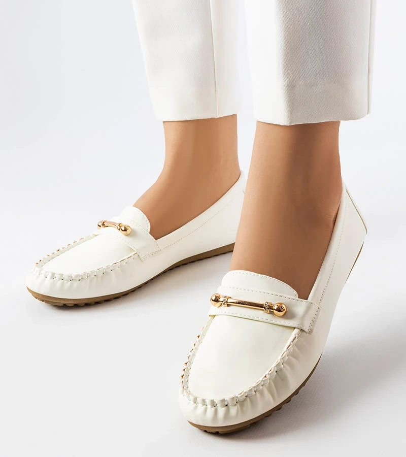 Bílé mokasíny s matným povrchem od společnosti Sorel