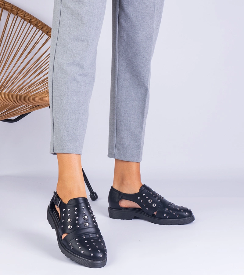 Černé polobotky s výřezy Eleana