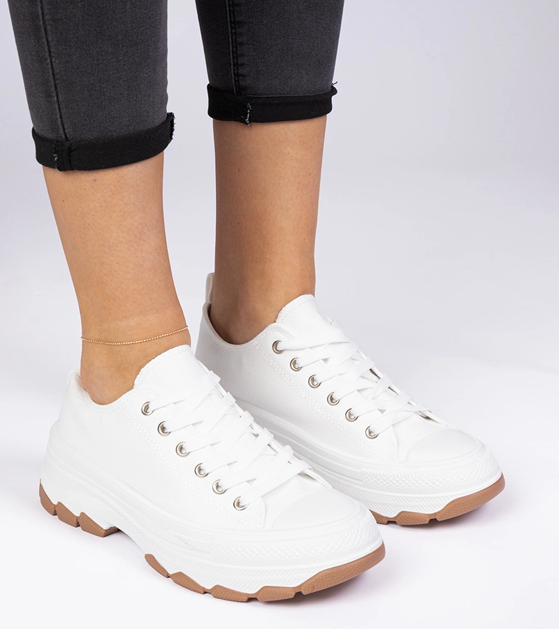 Bílé tenisky na silné podrážce Salsana