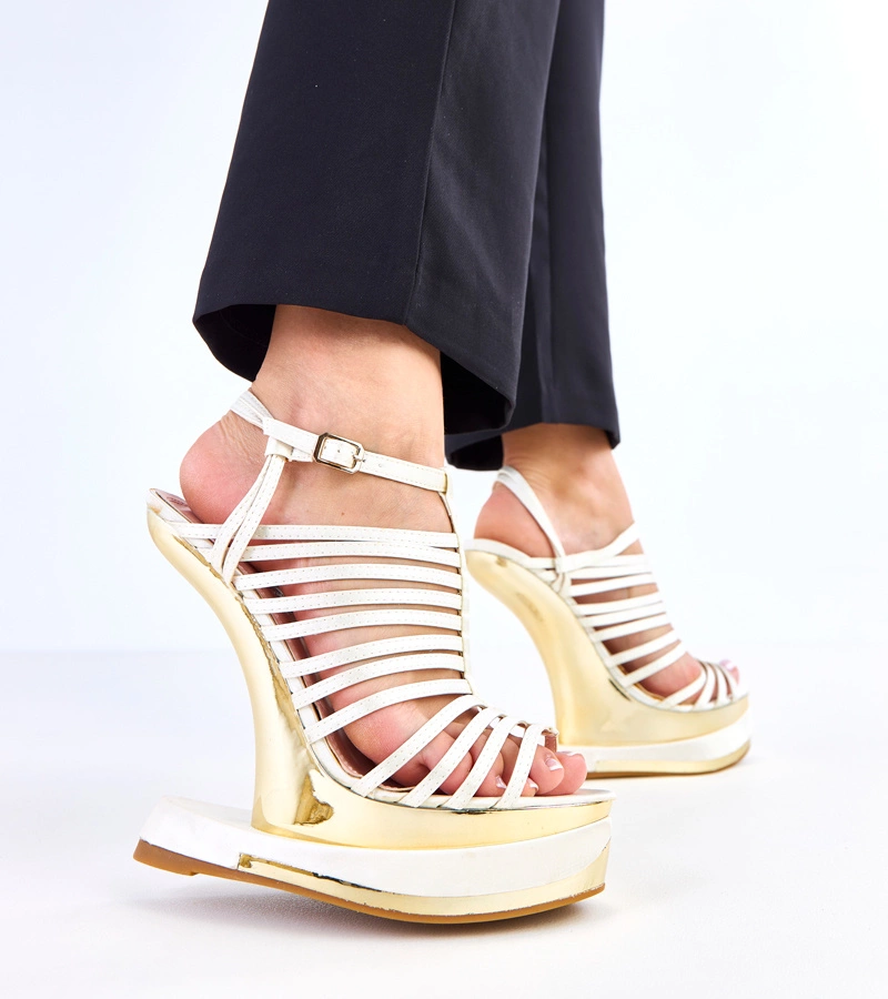 Béžové sandály na futuristickém podpatku Elizer