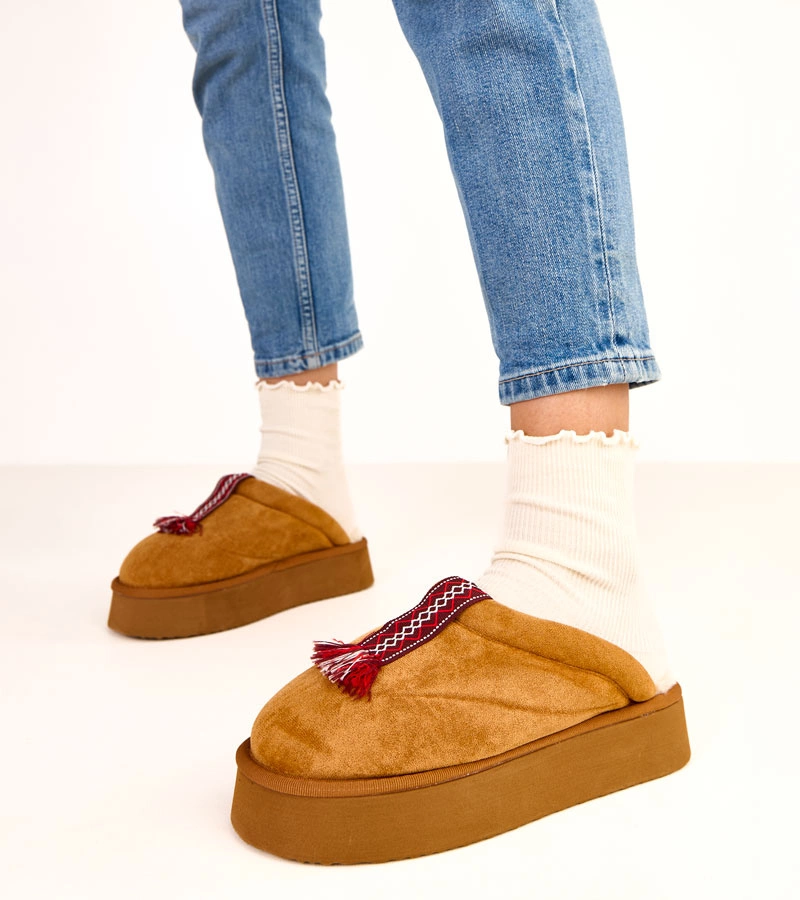 Hnědé uzavřené pantofle s barevnou vsadkou Sarah