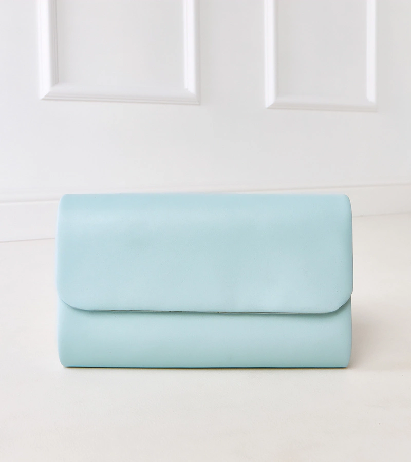 Modrá obálková taška Crock