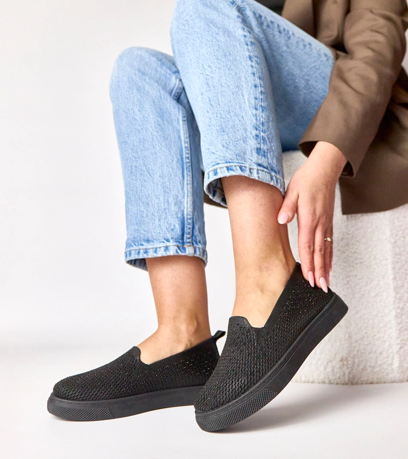 Černé látkové slip-on tenisky s kamínky Gabrielle